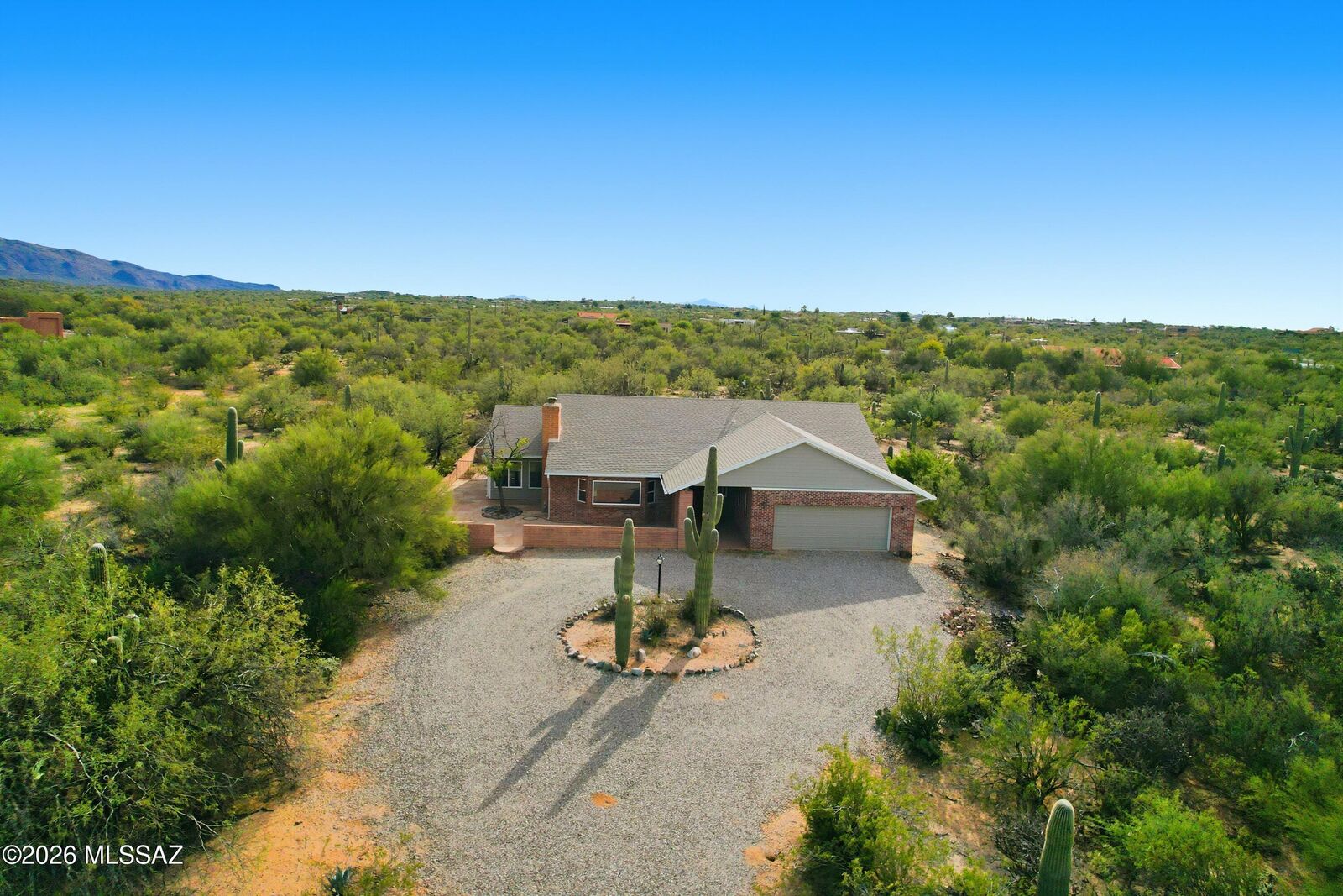 Property Photo: 11720 E Twin Hills Trail AZ 85748