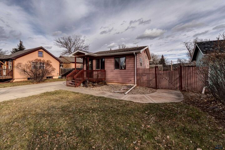 Property Photo:  2016 Twin Elms Dr  SD 57702 