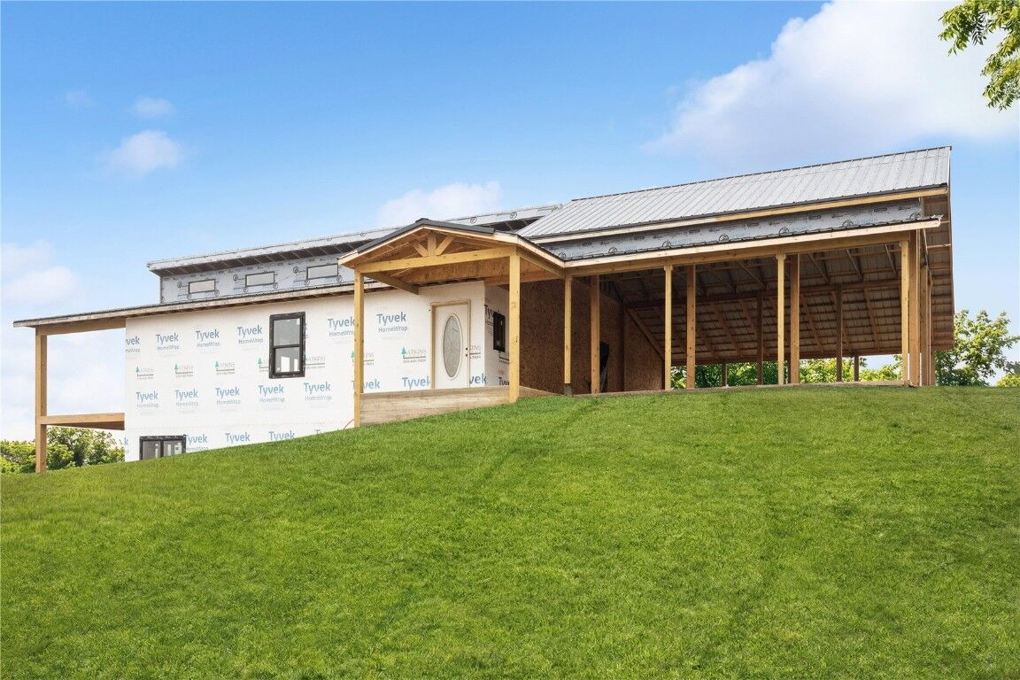 Property Photo:  6115 32nd Ave  IA 52332 