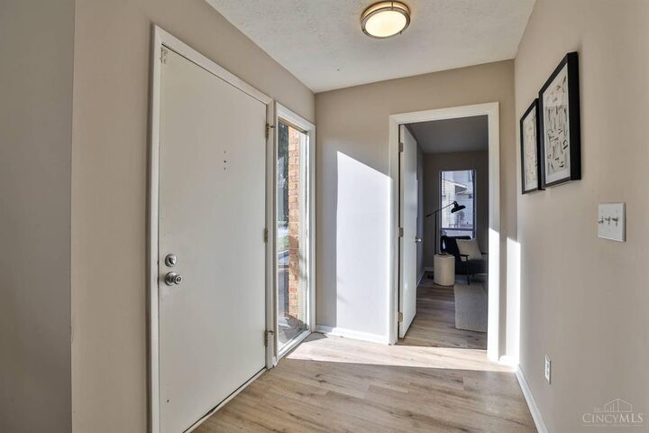 Property Photo:  10 Woodside Court  OH 45246 