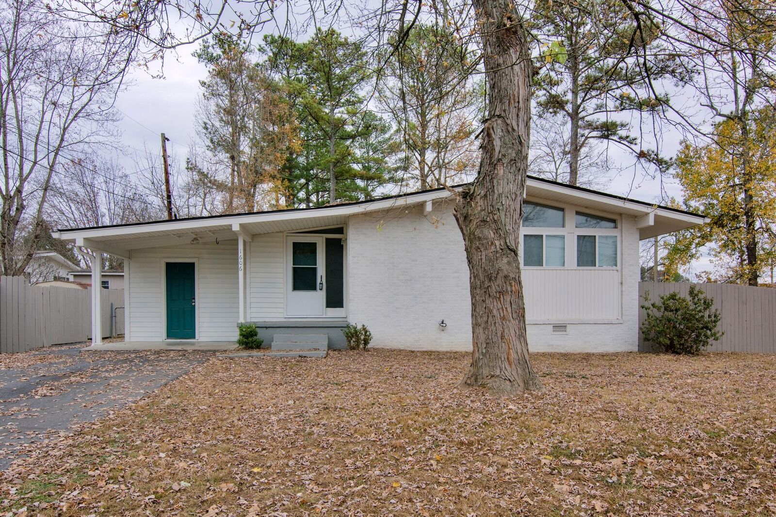 Property Photo: 1606 Oaken Trail TN 37421