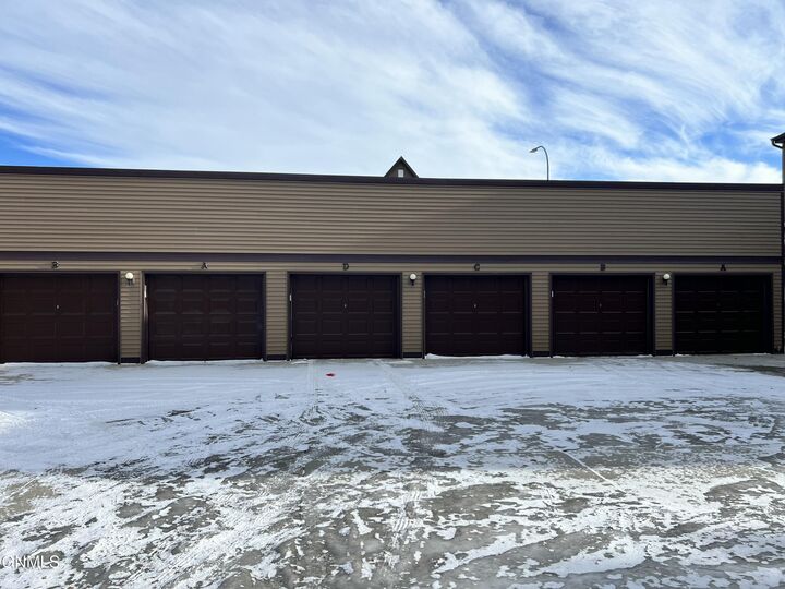 Property Photo:  2877 Warwick Loop D  ND 58504 