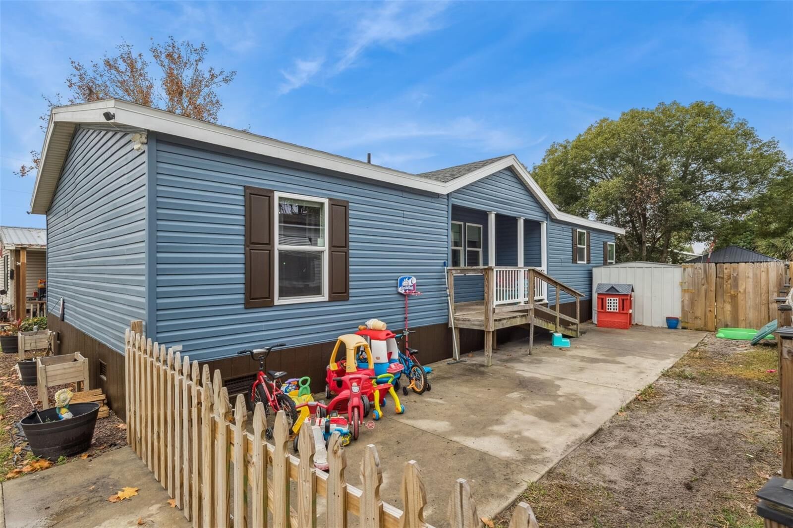 Property Photo:  4 Cayman Circle  FL 32784 