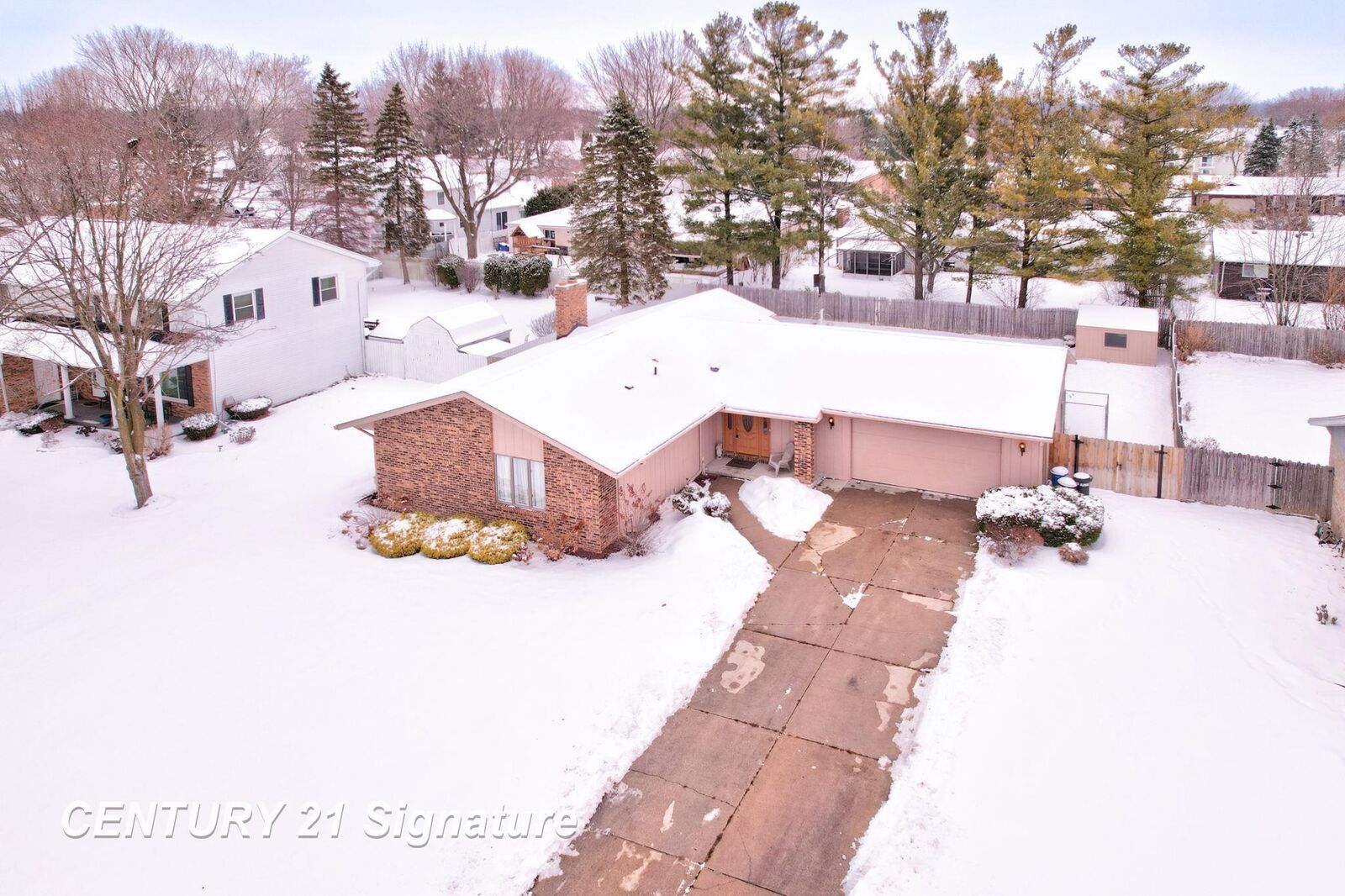 Property Photo: 400 Mayflower Drive MI 48638