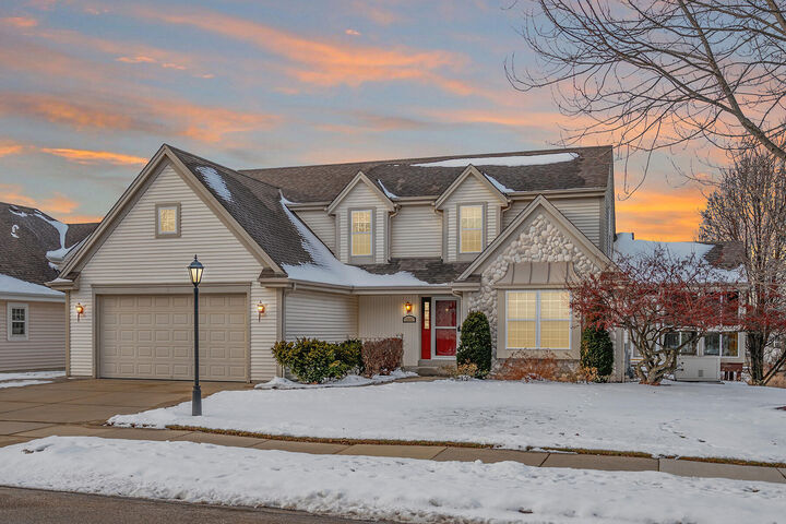 Property Photo:  1632 Auburn Ct  WI 53189 