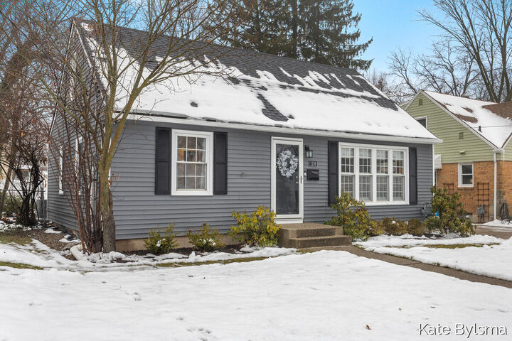 Property Photo:  1159 Lakeside Drive SE  MI 49506 