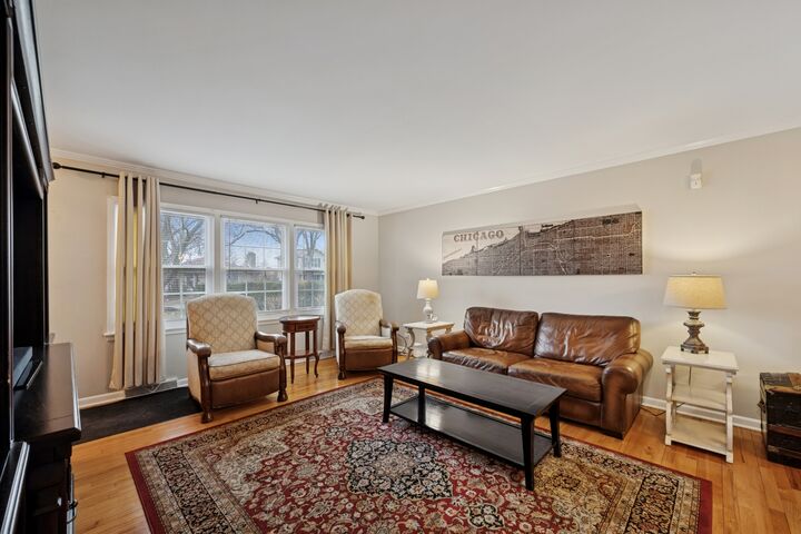 Property Photo:  151 Walton Street  IL 60010 