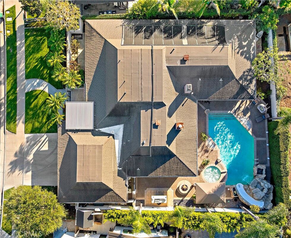 Property Photo: 1423 Santiago Drive CA 92660