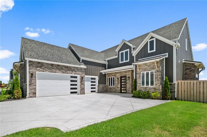 Property Photo:  891 Greenhorn Street  AR 72712 
