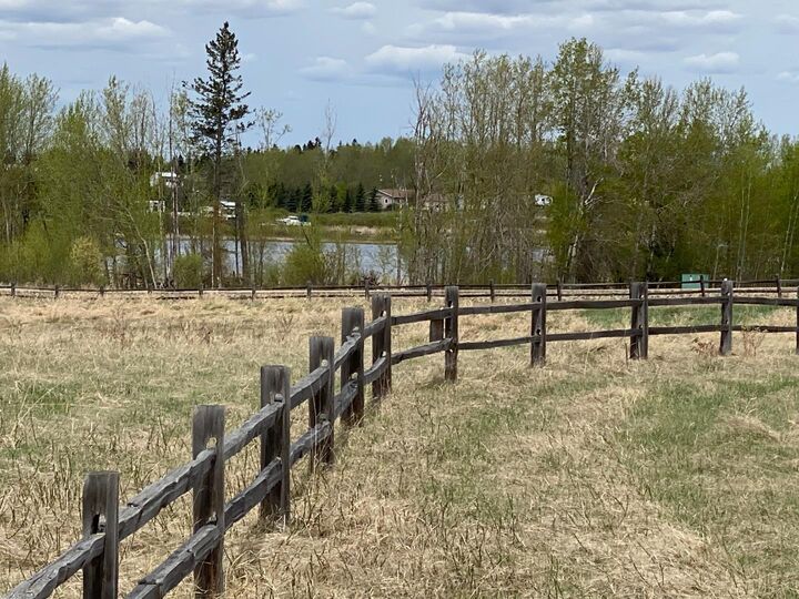 Property Photo: 402 Sand Hills Drive AB T4J 1R3