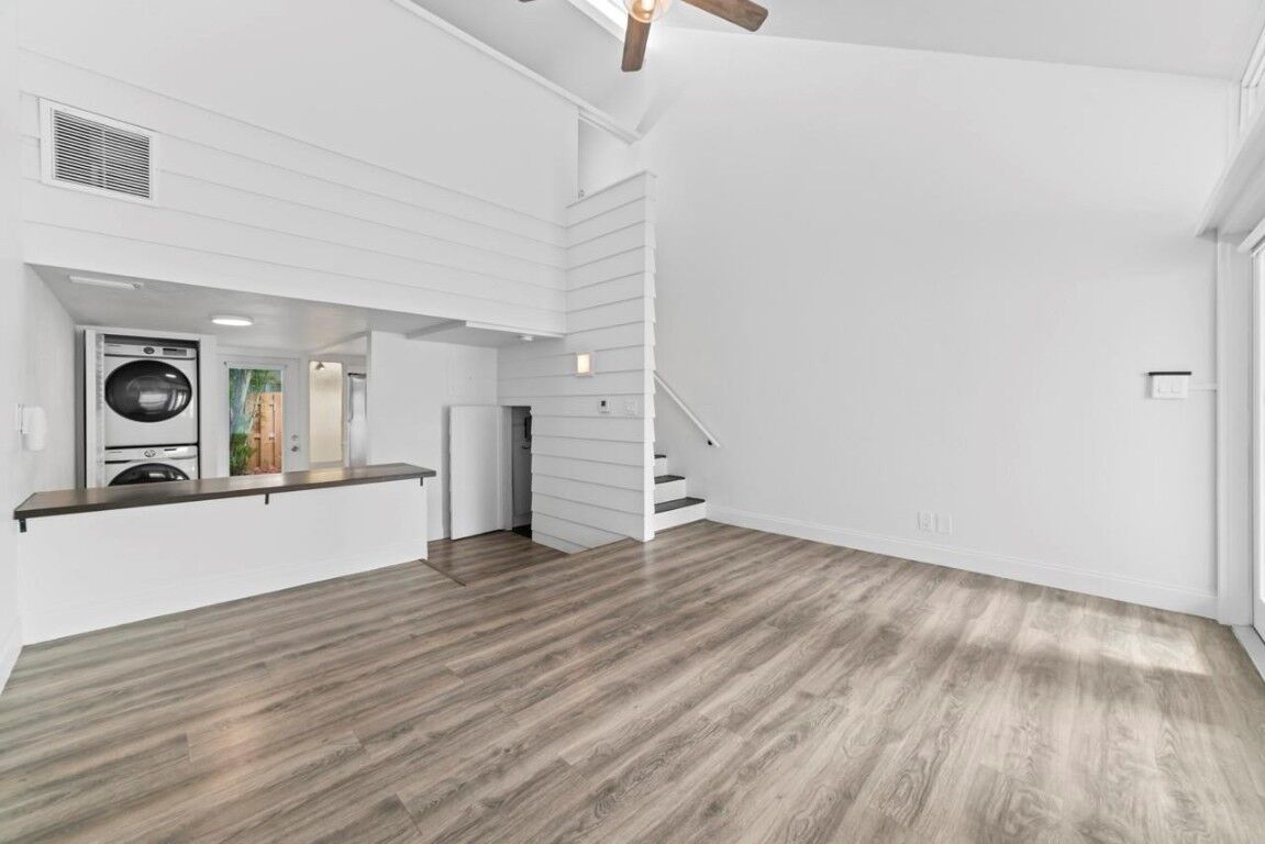 Property Photo:  1951 NE 51st Street 6  FL 33308 