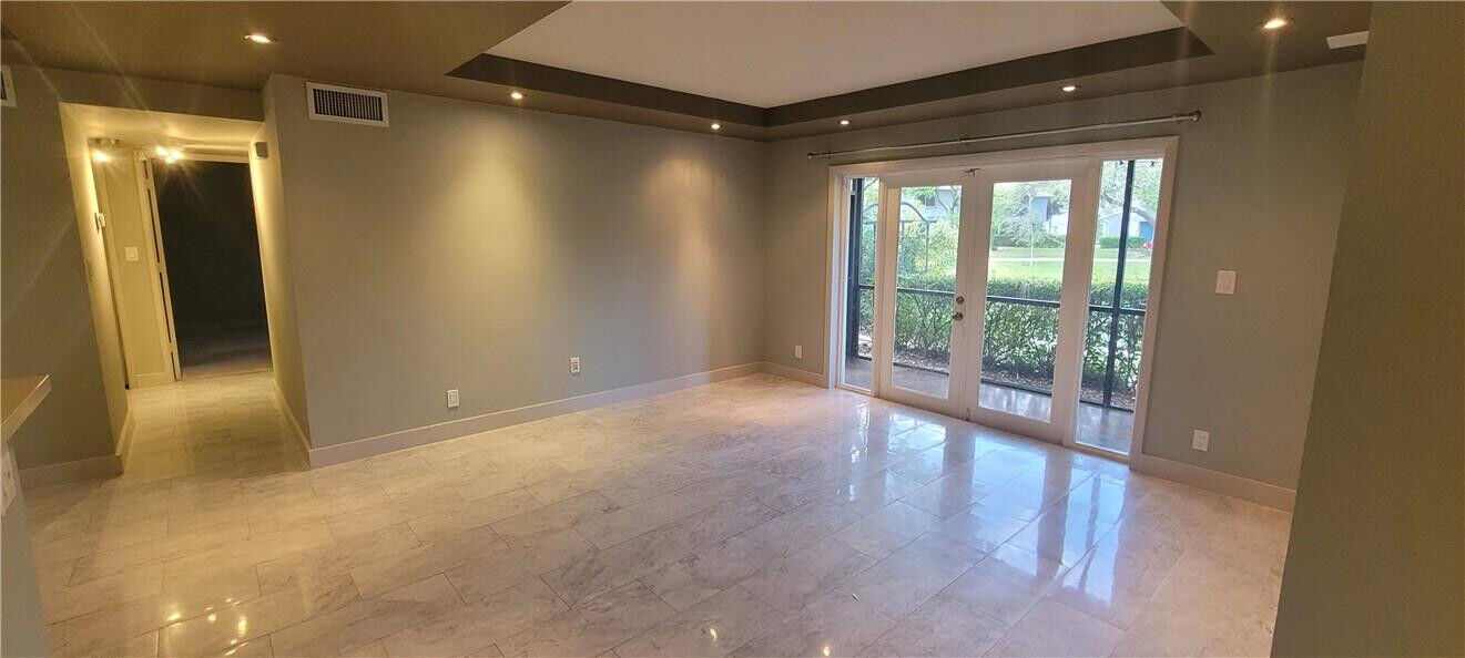 Property Photo: 2705 S Oakland Forest Drive 104 FL 33309