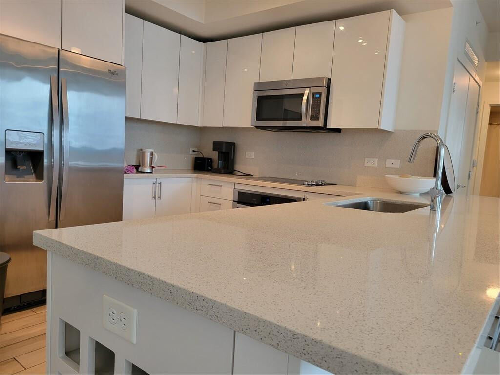 Property Photo:  999 SW 1st Avenue 1914  FL 33130 