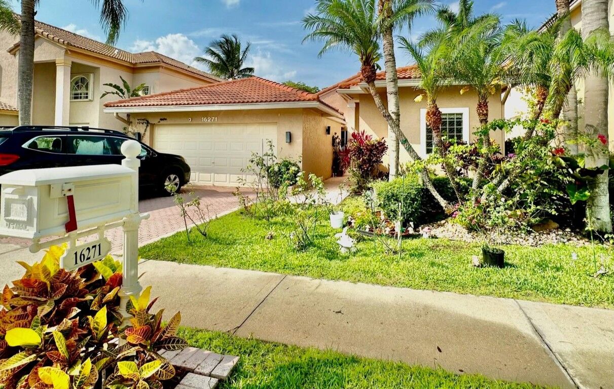 Property Photo: 16271 La Costa Drive FL 33326