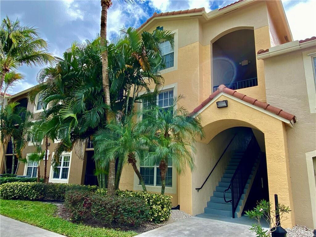Property Photo:  15185 Michelangelo Boulevard 105  FL 33446 