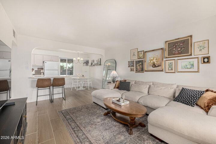 Property Photo:  811 E El Caminito Drive  AZ 85020 