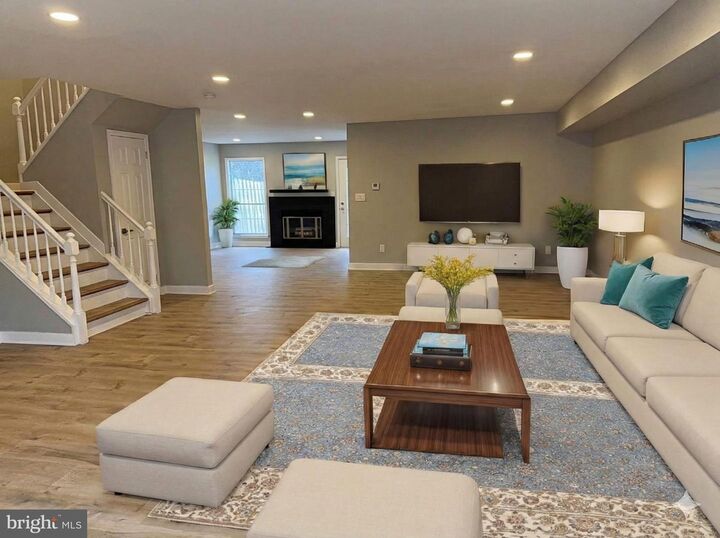 Property Photo:  14 Kensington Court  NJ 08540 