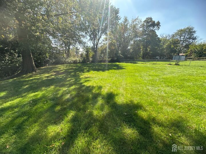 Property Photo:  9 Holly Road  NJ 08830 