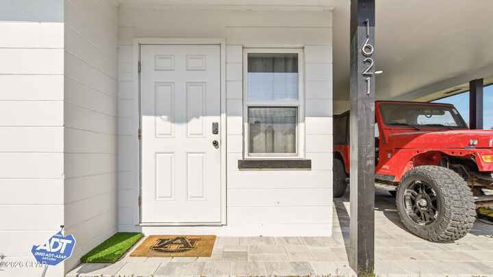 Property Photo:  1621 E 9th Street  FL 32401 