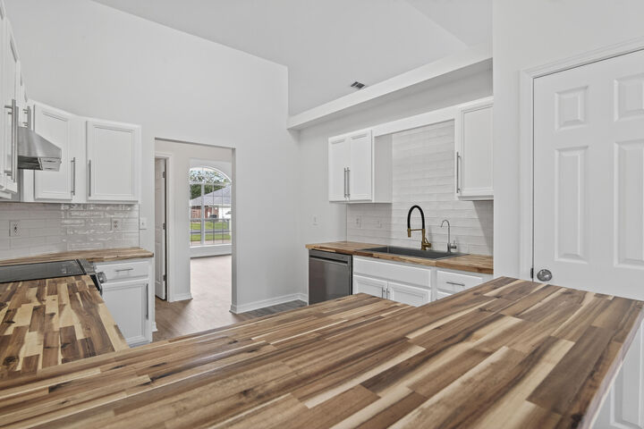 Property Photo:  151 Beacon Way  FL 32459 