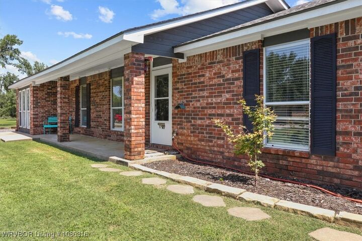 Property Photo:  18 A Pickle Lane  OK 74937 