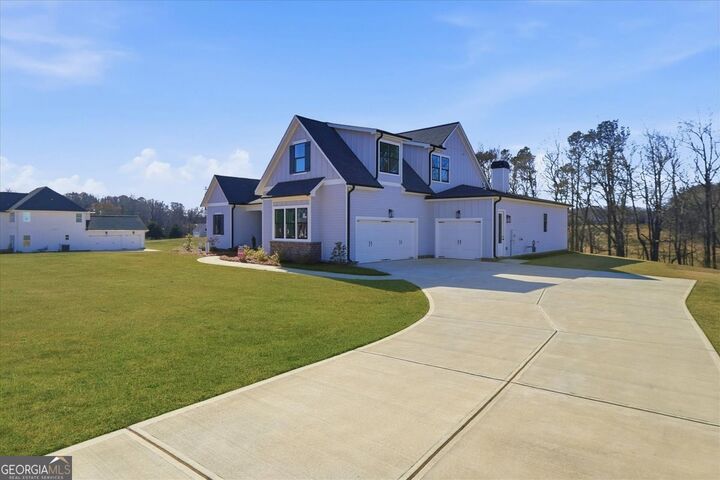 Property Photo: 170 Ewing Way GA 30019