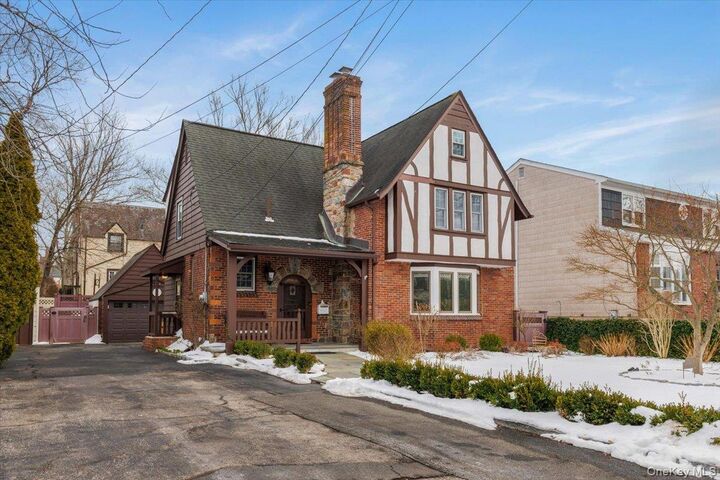 Property Photo:  212 Manhattan Avenue  NY 10707 