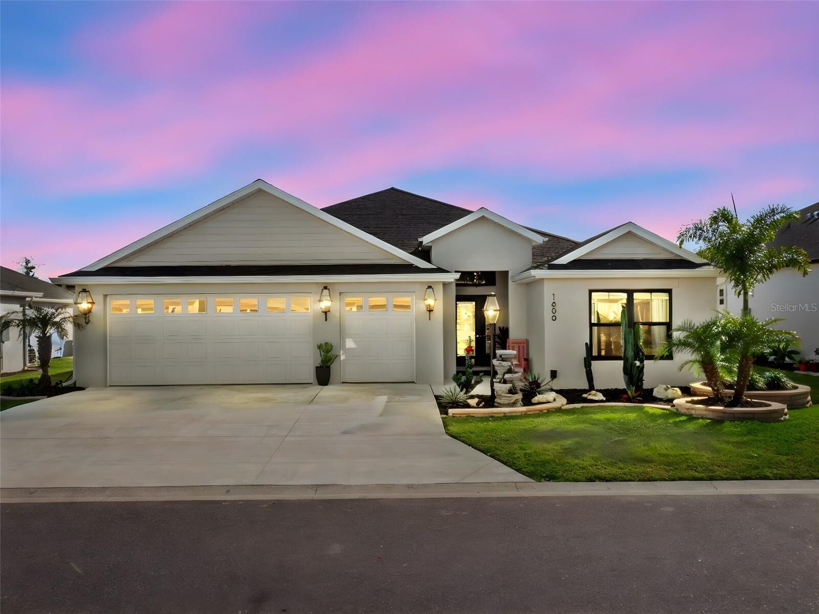 Property Photo:  1600 Galewski Lane  FL 34762 