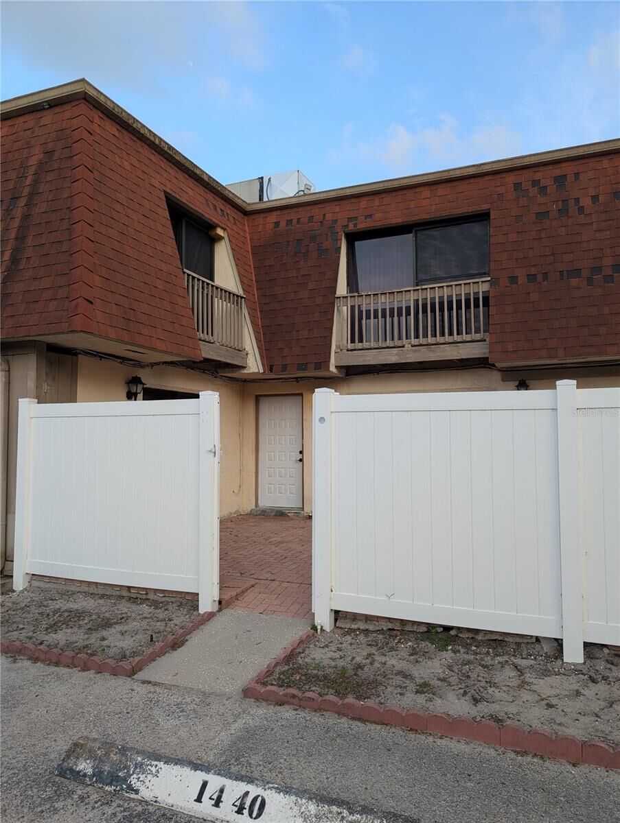 Property Photo:  8114 N Oak Trace Way N D  FL 33634 