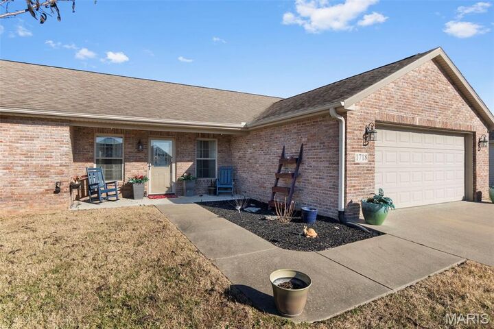 Property Photo:  1718 Columbia Drive  MO 63755 