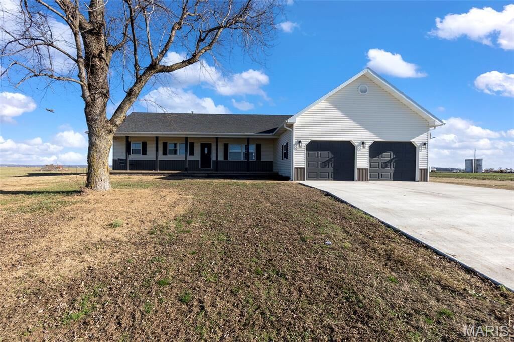 Property Photo: 828 State Highway Cc MO 63771