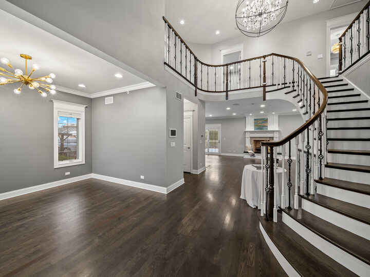 Property Photo:  6732 N East Prairie Road  IL 60712 