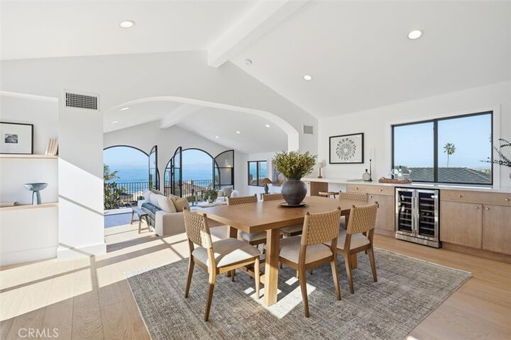 Property Photo:  406 Via Mesa Grande  CA 90277 