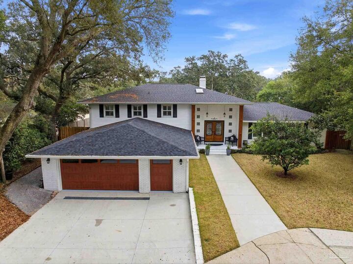 Property Photo:  2 Highpoint Dr  FL 32561 