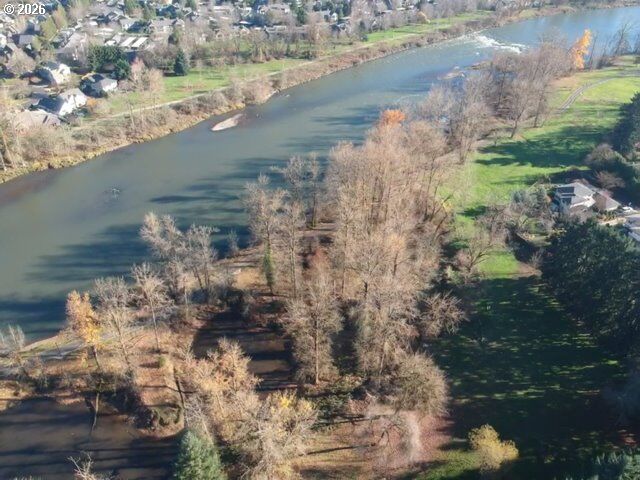 Property Photo:  260 Greenleaf Ave  OR 97401 