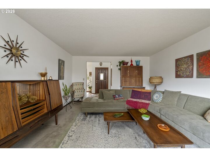 Property Photo:  8330 SW Murdock St  OR 97224 