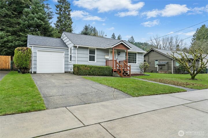 Property Photo:  3125 SE 6th  WA 98058 