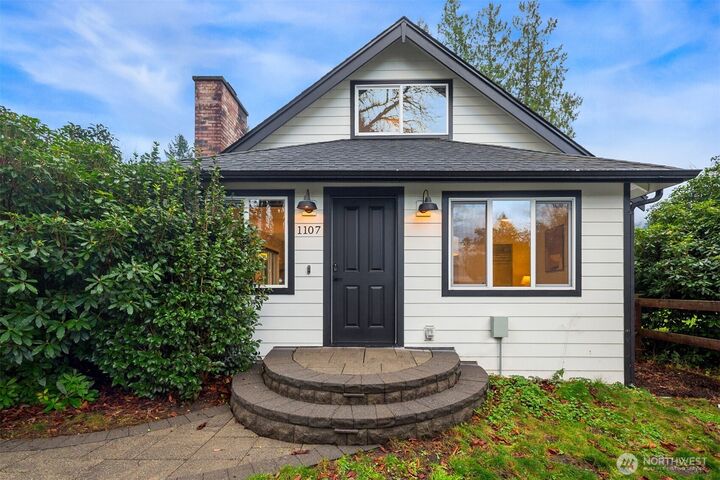 Property Photo:  1107 NW 14th Street  WA 98045 