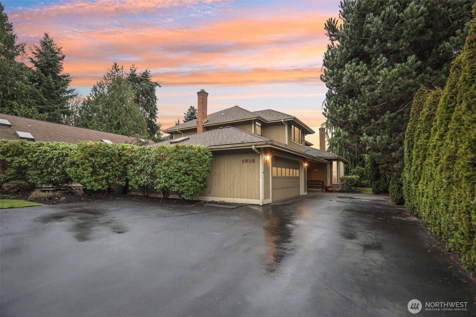 Property Photo:  1018  4th Avenue S  WA 98020 