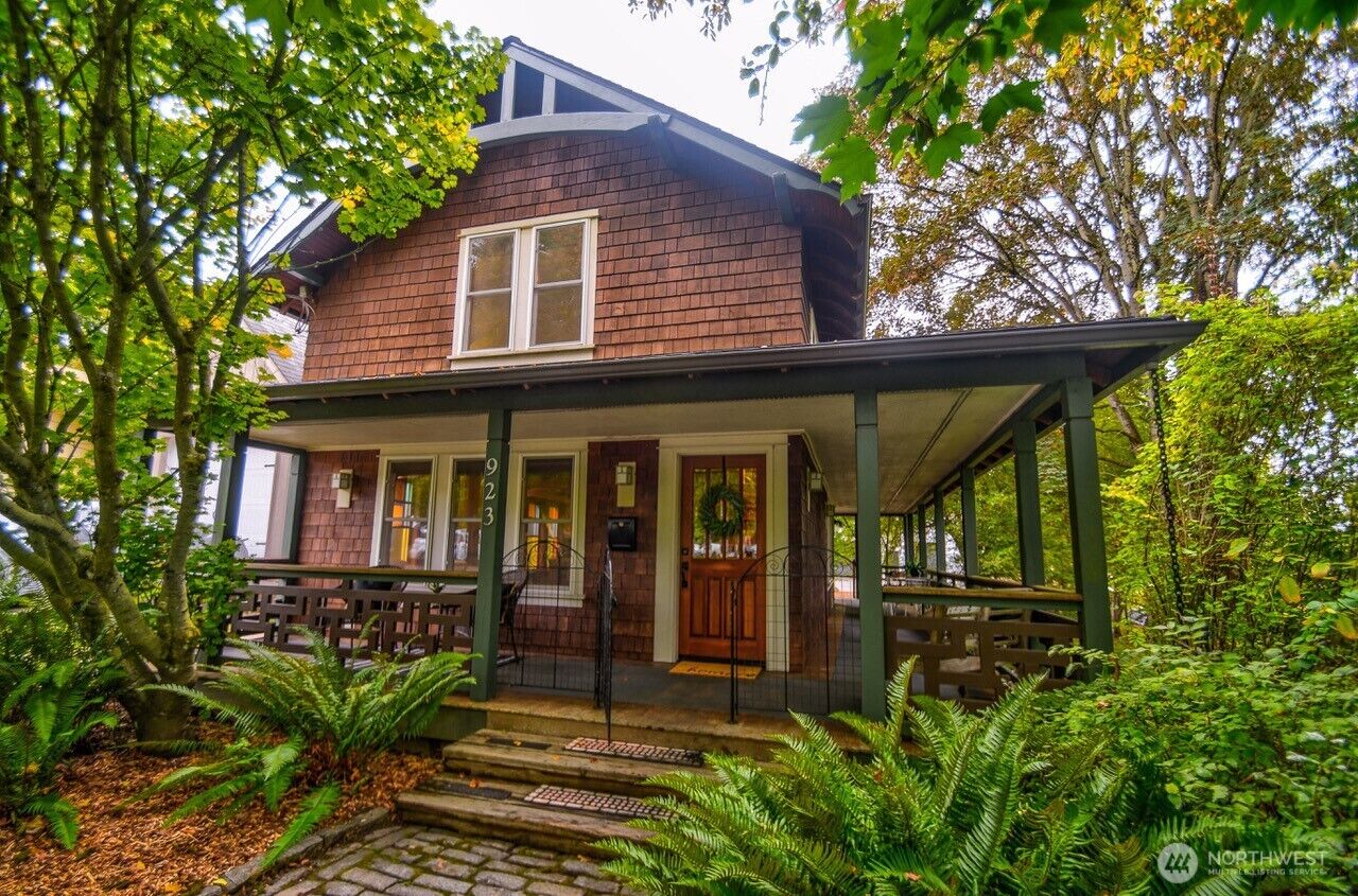 Property Photo:  923  Olympia Avenue NE  WA 98506 