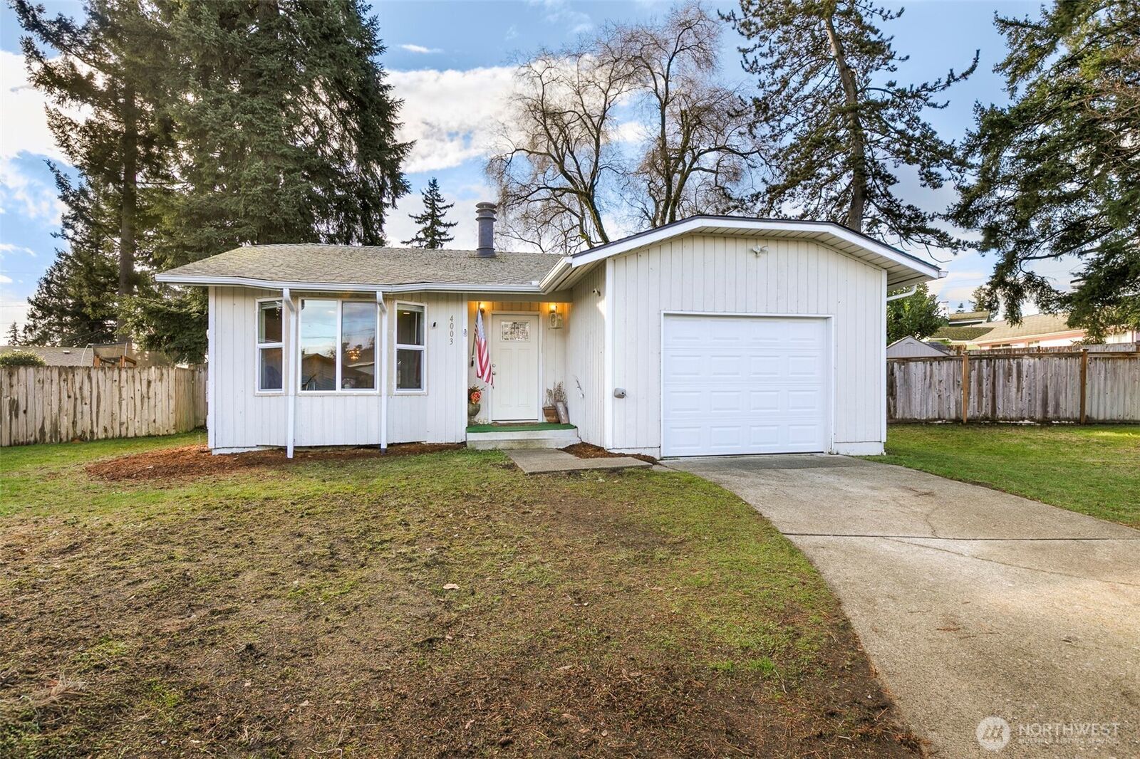 Property Photo: 4003 NE 6th Court WA 98056