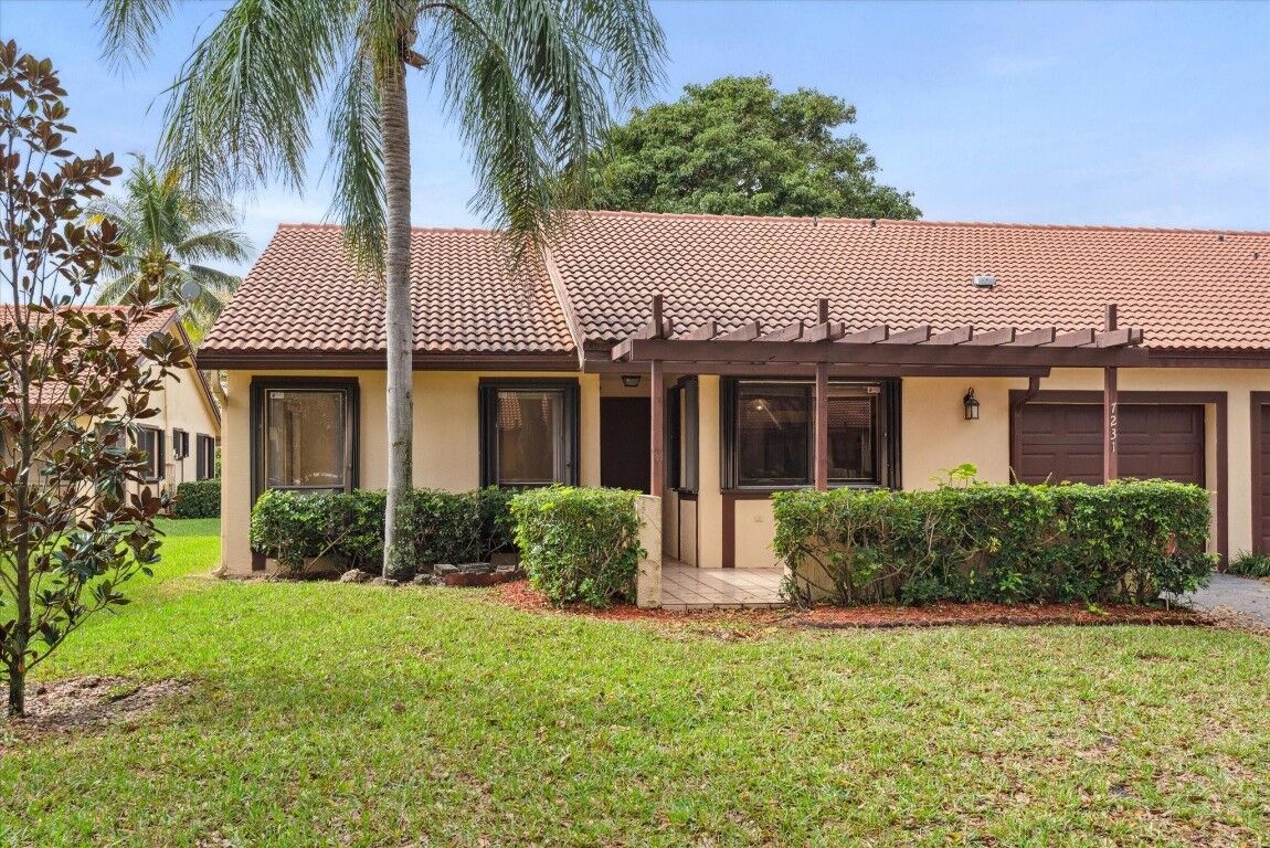 Property Photo:  7231 Solandra Lane 86  FL 33321 