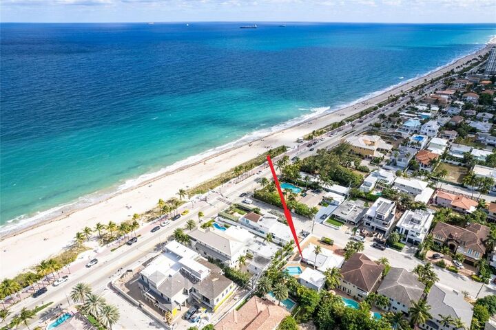 Property Photo:  3329 NE 17th Street  FL 33305 