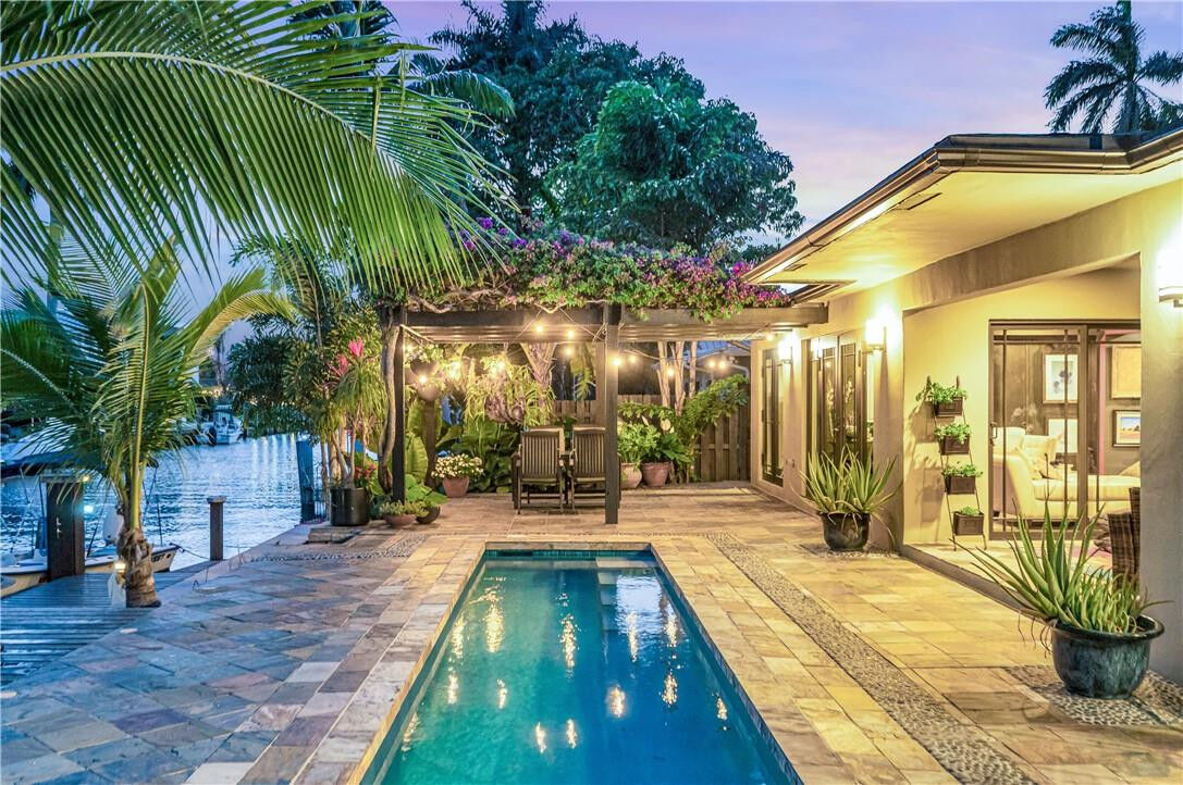 Property Photo: 1200 Guava Isle FL 33315