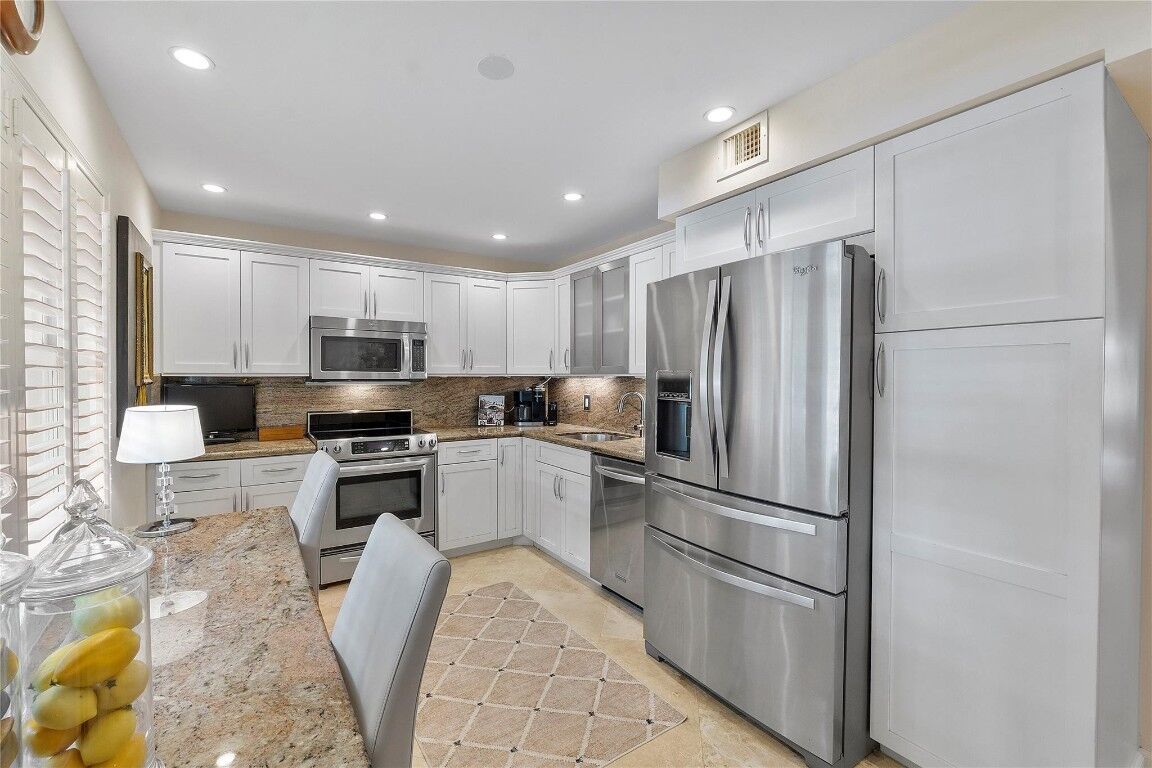 Property Photo:  804 Cypress Grove Lane 107  FL 33069 