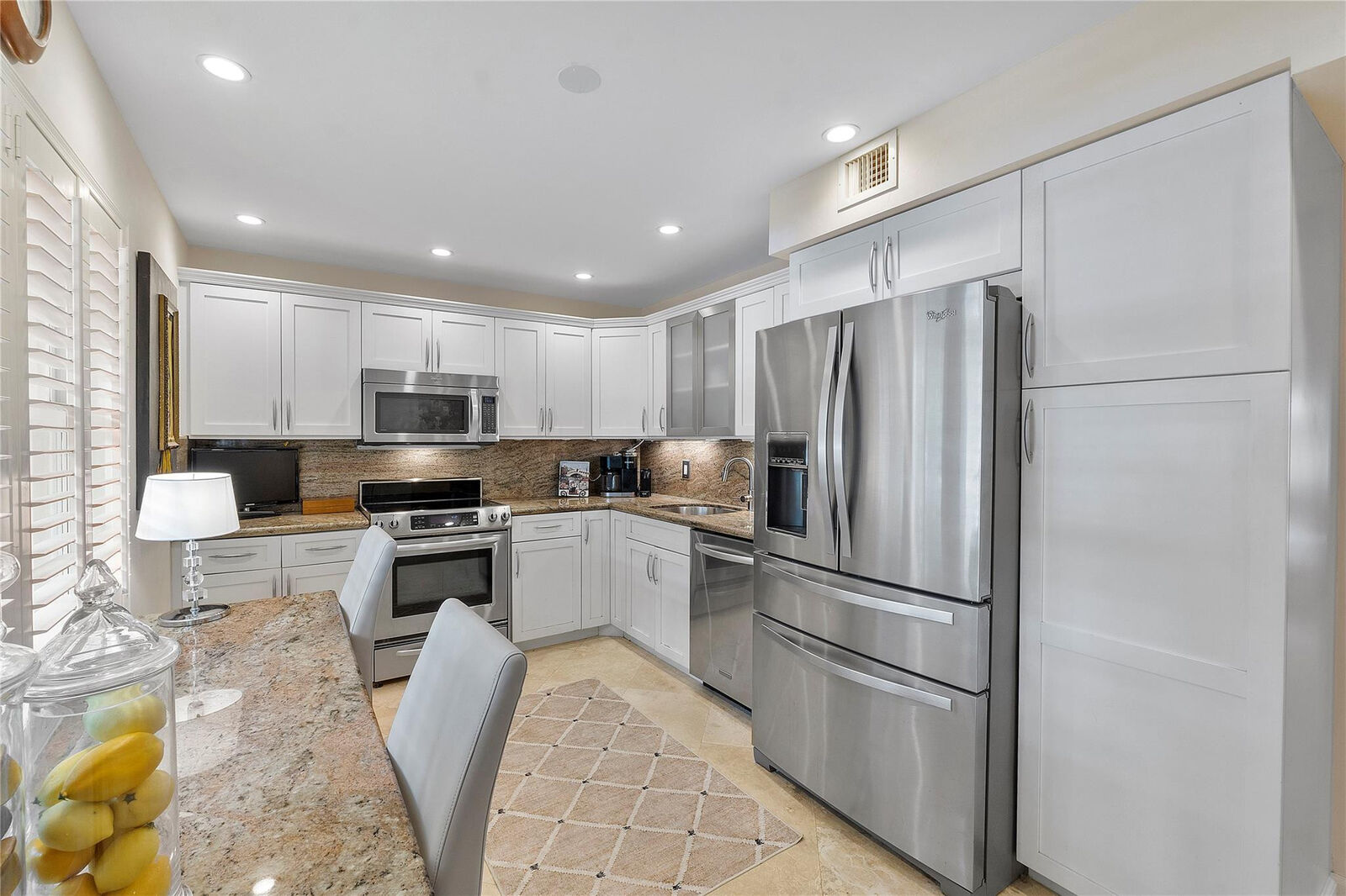 Property Photo: 804 Cypress Grove Lane 107 FL 33069