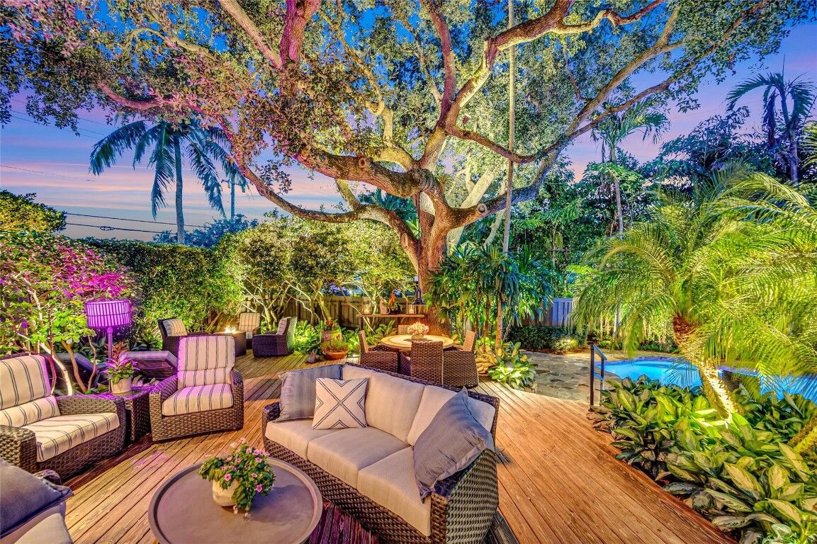 Property Photo: 701 N Victoria Park Road FL 33304