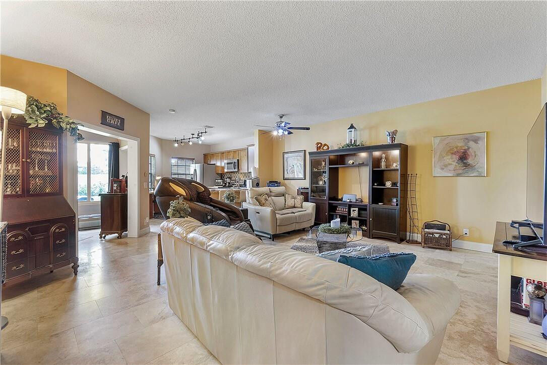 Property Photo:  6538 Via Regina 6538  FL 33433 