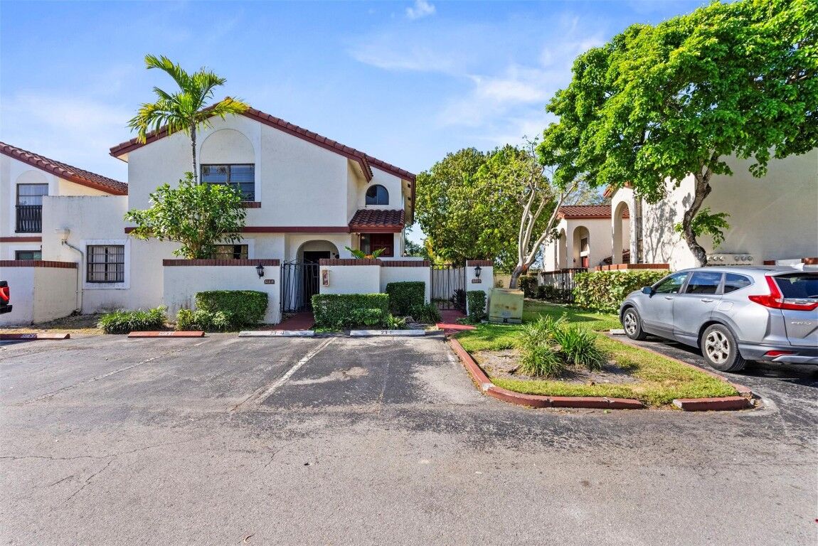 Property Photo:  323 Ives Dairy Road 323-09  FL 33179 