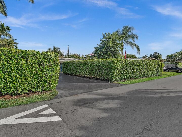 Property Photo: 3602 NE 19th Avenue FL 33308